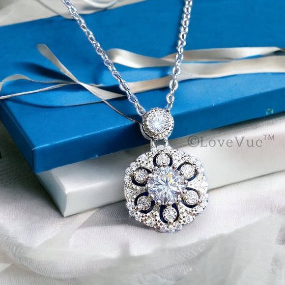 Certified 0.5ct. t.w. Diamond Cluster Luxury Floral Necklace VVS1 GRA Certified - Picture 5 of 16